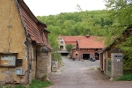 Eingangstor mit Blick zum Gut© MDM