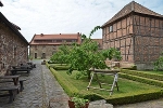 Ostklausur, Wohnhaus und Brunnenhaus, Norden© MDM / Konstanze Wendt