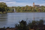 Blick auf Springbrunnen im Schlossteich© MDM / Bea Wölfling