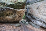 Felslabyrinth Langenhennersdorf, bequem zu passierende Felsspalte© MDM/Bea Wölfling