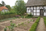 Freilichtmuseum Diesdorf: ländlicher Garten und Querdielenhaus© MDM / Konstanze Wendt