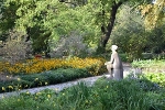 Clara-Zetkin-Park, Skulptur im Staudengarten© MDM/Katja Seidl