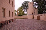 südlicher Schlosshof mit Blick zur Kirche© MDM / Konstanze Wendt