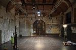 Westflügel Leipzig, historischer Ballsaal (Zustand Bühnenboden vor der Sanierung)© MDM/Katja Seidl