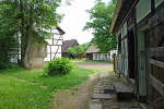 Blick zur Schmiede zwischen den Fachwerkhäusern aus Witzelroda© MDM / Anke Kunze