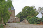 Blick von der Kapelle zu Verbindungsbau und Terrasse© MDM / Anke Kunze