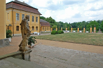 Schloss Mosigkau, Ehrenhof und westlicher Pavillon© MDM / Konstanze Wendt