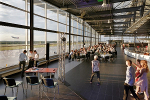 Aussichtsplattform im Terminal© Mitteldeutsche Flughafen AG / Michael Weimer
