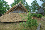 Langobardenwerkstatt Zethlingen: Grubenhaus, Hochspeicher© MDM / Konstanze Wendt