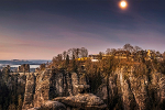 Berghotel Bastei, Außensicht mit Basteibrücke© Berghotel Bastei GmbH / Matthias Ludwig