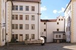 Hinterer Schlosshof, mit Ostfassade des Saalhauses© MDM / Bea Wölfling