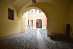 OLB - Bibliothek in Görlitz, Innenhof, Durchblick zum Handwerk 2© MDM/Katja Seidl