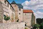 südlicher Galerieflügel, Romanischer Wohnturm, Westtorhaus nach Osten© MDM / Konstanze Wendt