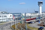 Südseite mit Eingang und Tower© Flughafen Erfurt GmbH