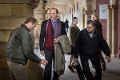 Hinnerk Schönemann, Martin Brambach (1.+2.v.l.) auf Schloss Friedenstein in Gotha© FFP New Media GmbH / Andreas Wünschirs