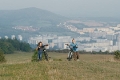 Frieda-Anna Lehmann und Marcel Hoffmann am Heiligen Berg in Jena© Neue Mediopolis Filmproduktion GmbH 