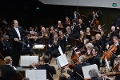 Riccardo Chailly mit und im Gewandhausochester Leipzig© Accentus Music / Gert Moths