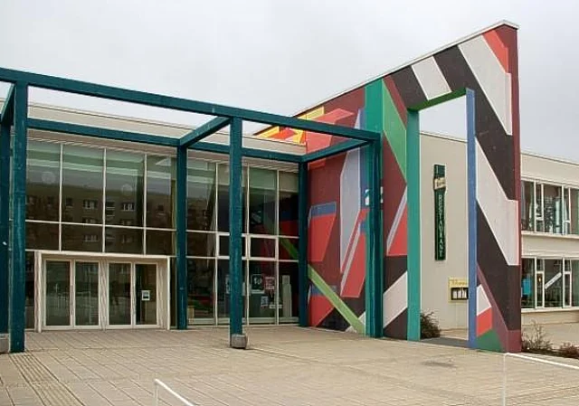 Außenansicht vom Eingang, Süden