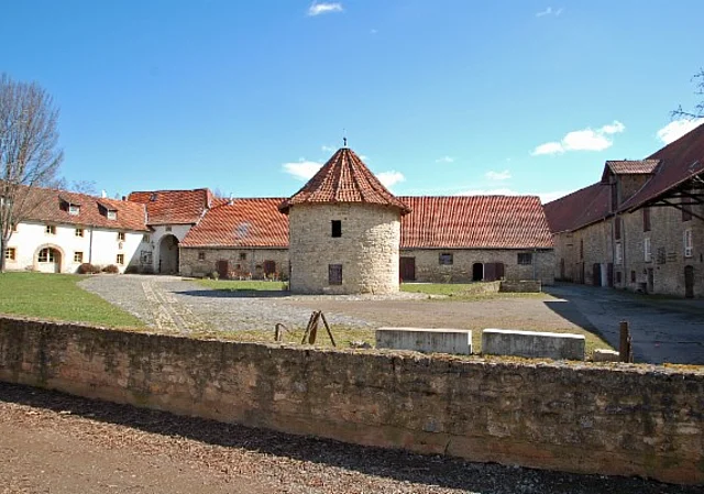 Remise, Taubenturm, Ochsenstall, Wirtschaftsgebäude