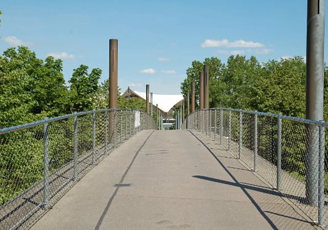Brücke über der Herrenkrugstraße