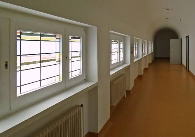 Hauptgebäude (Klinik), Zentralbau