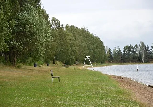 Naturbad Luppa, FKK-Bereich, Liegewiese, Rettungsturm