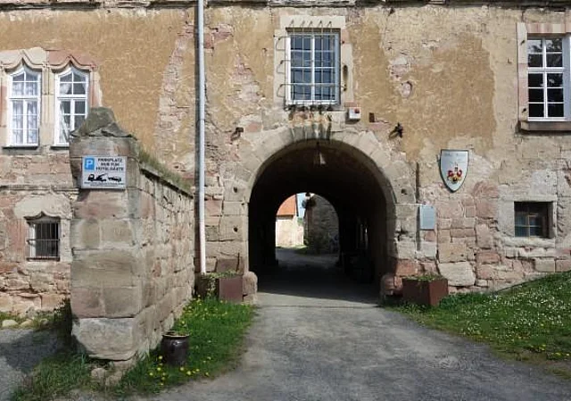 Tordurchfahrt Richtung Hof