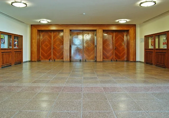 Zugang zum Großen Saal