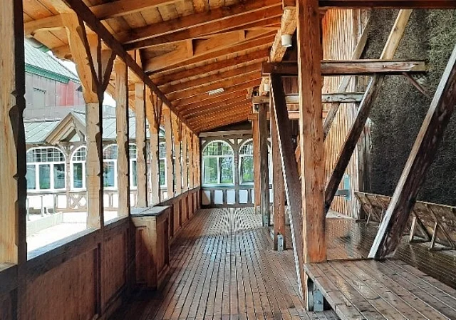 Ostwand Vorderseite