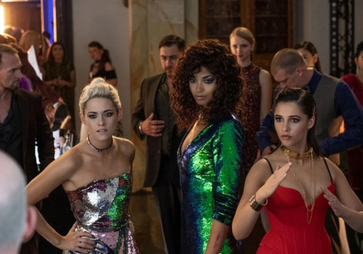 Kristen Stewart, Ella Balinska und Naomi Scott am Set im Schloss Moritzburg