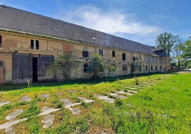 Wasserschloss Dobitschen Stall