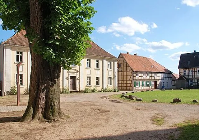 Pfarrhof Stephanskirche nach Osten