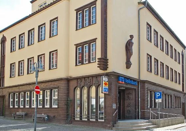 Bank in der Göpernstraße 35