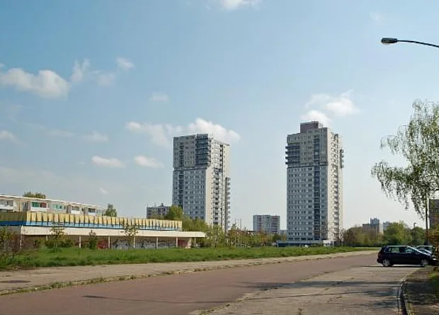 Halle-Neustadt, Oldenburger Straße, Blick nach Osten 