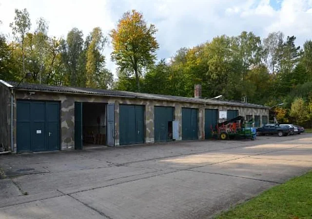 Militär-Museum Kossa, Garagen