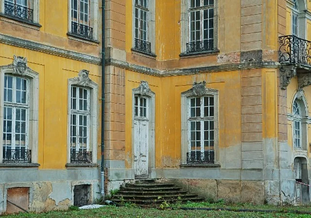 Schloss Dornburg, Hofseite