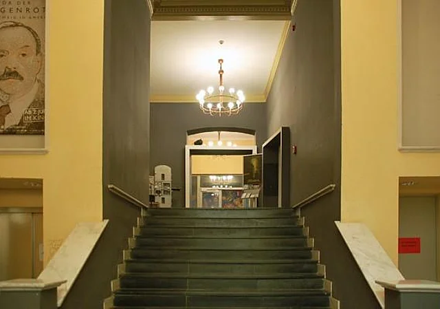 Puschkinhaus, Eingangsbereich
