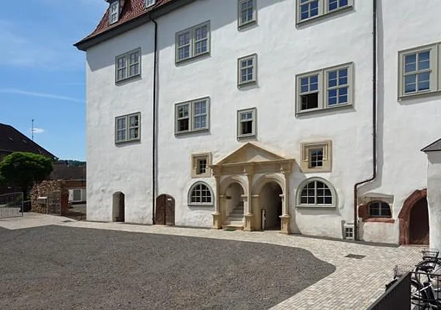 Eingang Neues Schloss
