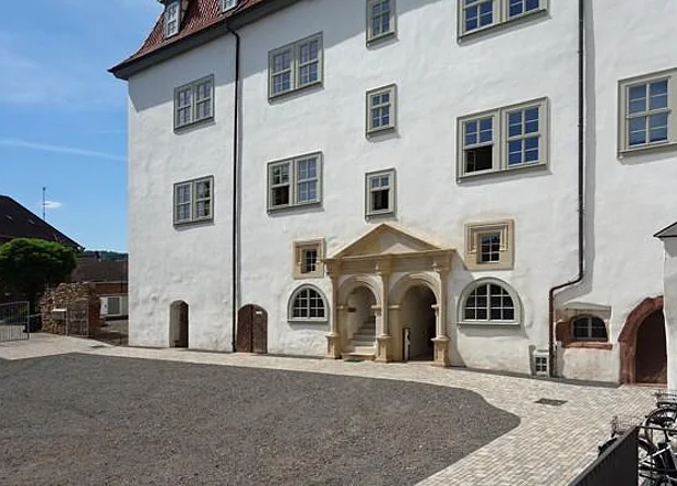 Eingang Neues Schloss 