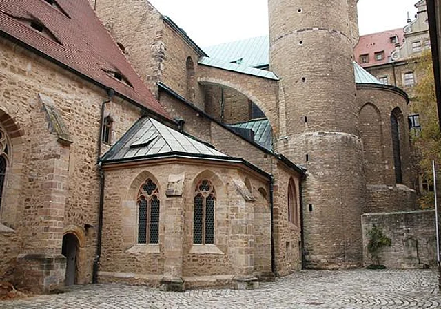 Hof zwischen Dom und Kapitelhaus nach Nordwest