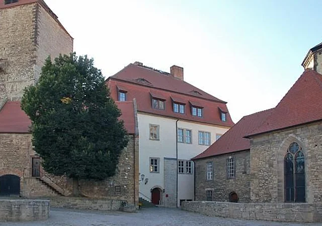 Brauhaus, Marterturm, Fürstenhaus, Burgkirche, Osten