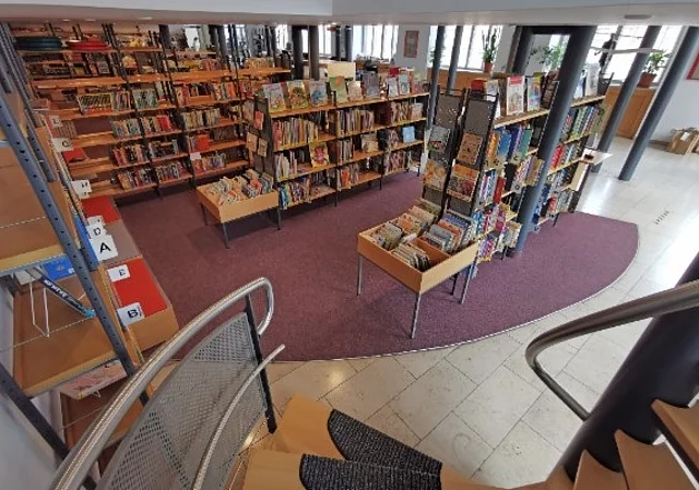 Stadtbücherei Weimar Wendeltreppe EG