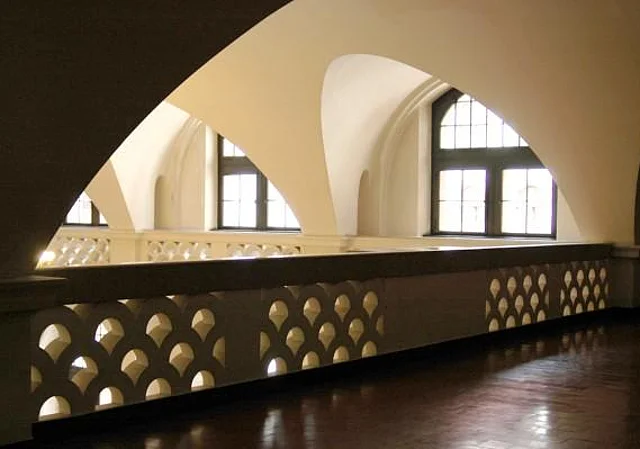 Empore, Untere Wandelhalle