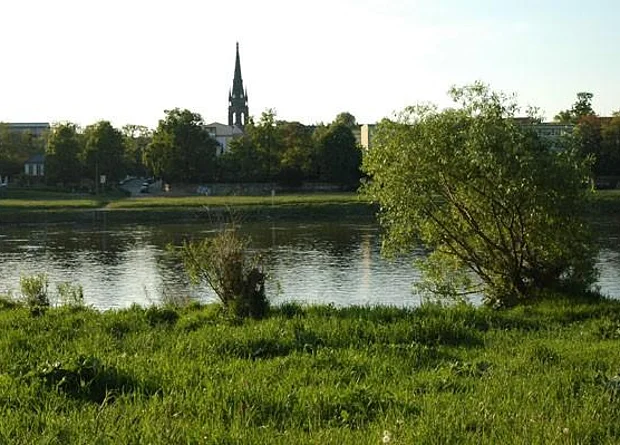 Elbwiesen Johannstadt, Blick zur Äußeren Neustadt 