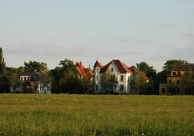 Elbwiesen Blasewitz, Bebauung Käthe-Kollwitz-Ufer