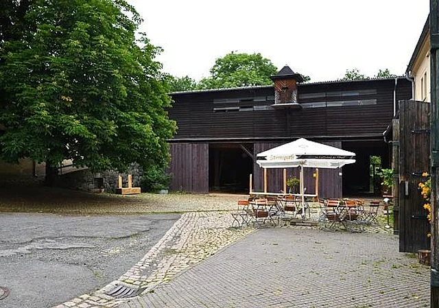 Vierseithof, Scheune