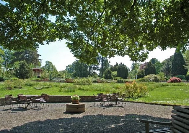 Unterteil, Blick zum historischen Pavillion