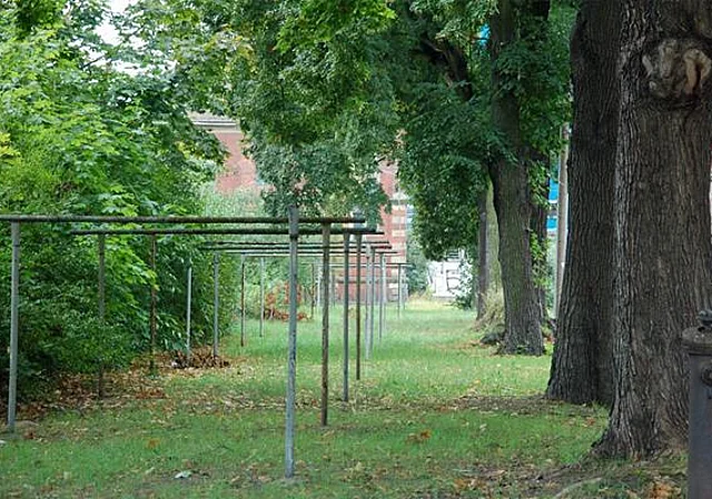 Wäschestangen im Hof
