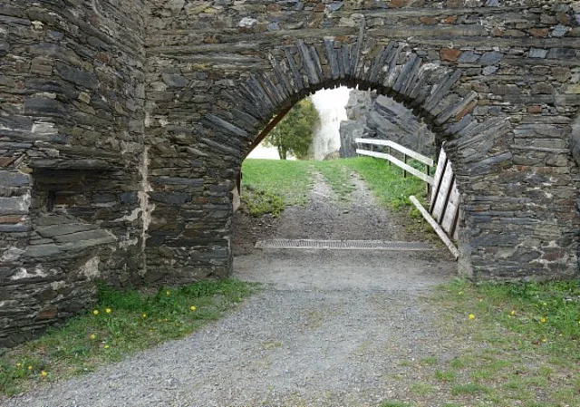 Durchgang Zwingerbrücke