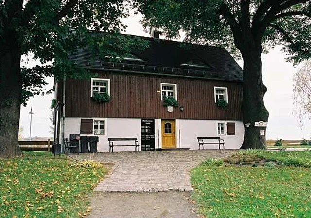 Fährhaus, Uferseite, Westen